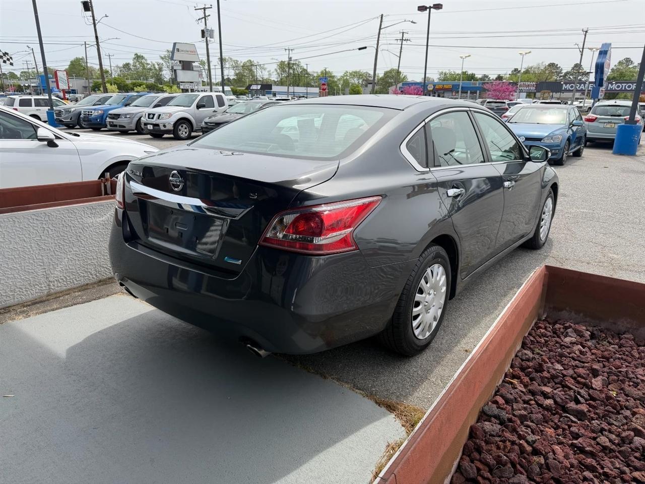 Nissan Altima 2.5 S 2013