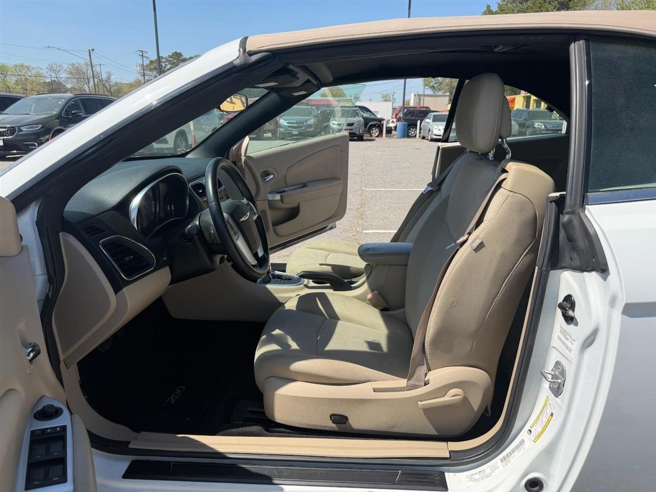 Chrysler 200 Touring Convertible 2014