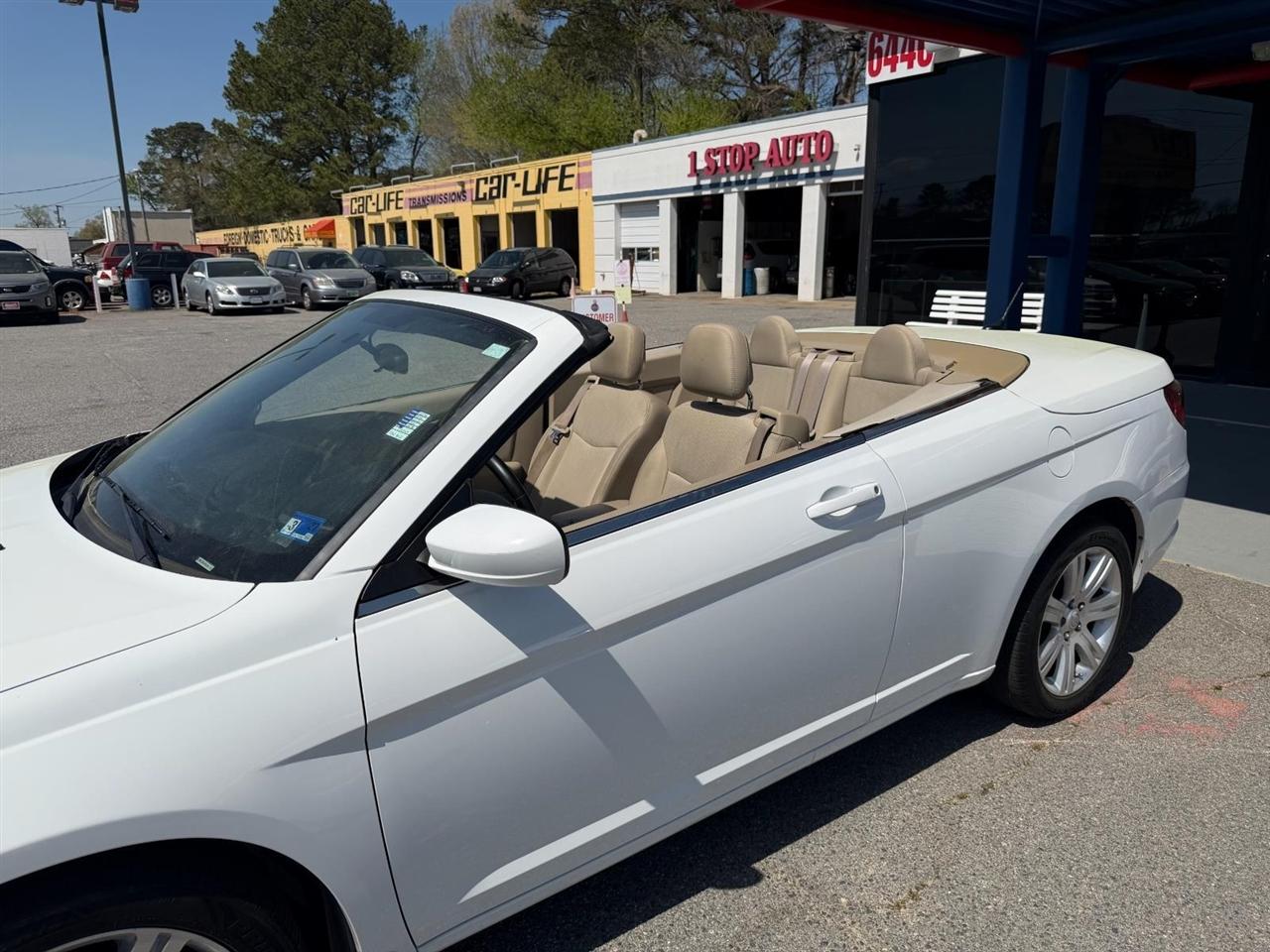 Chrysler 200 Touring Convertible 2014