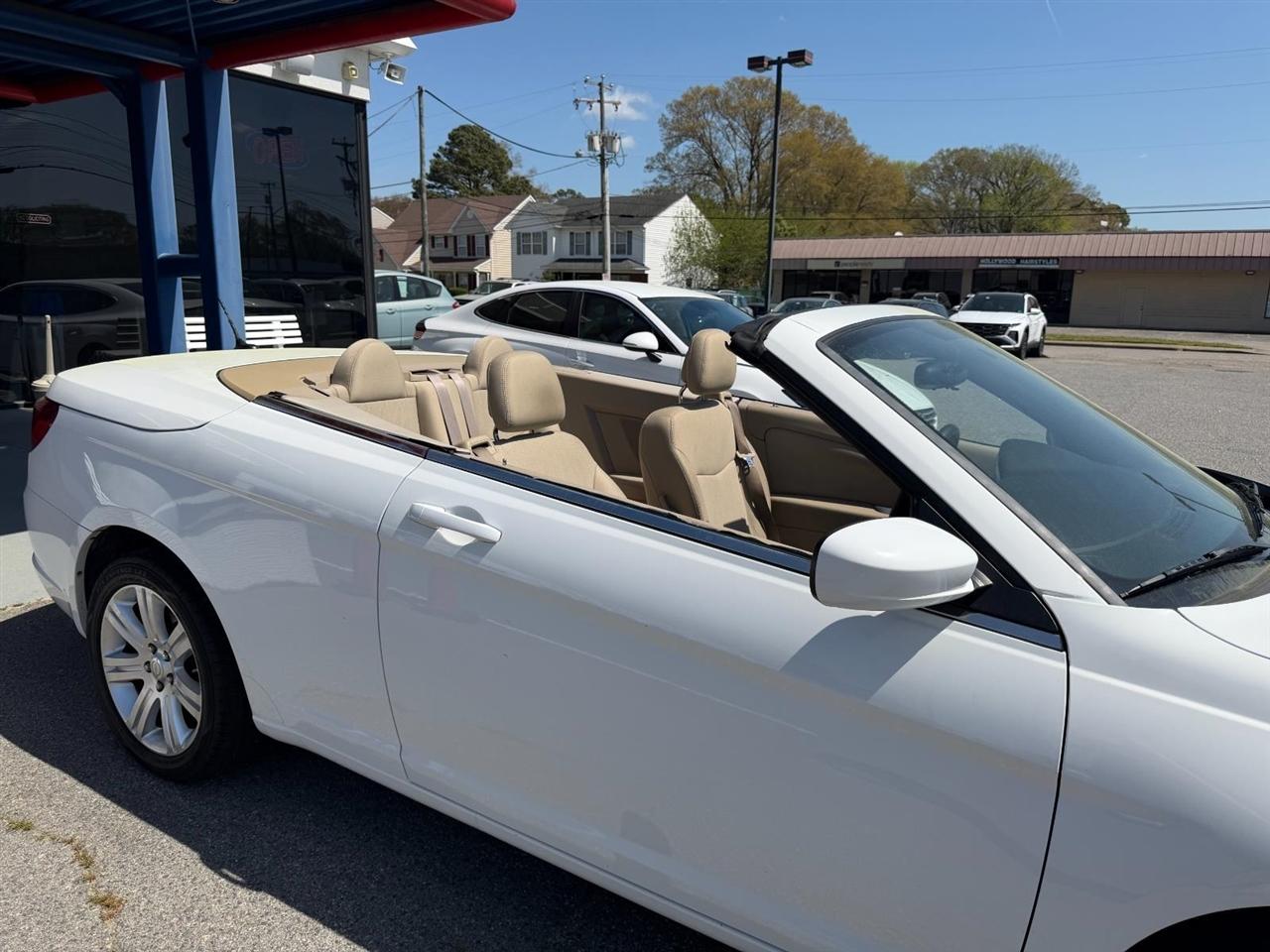Chrysler 200 Touring Convertible 2014