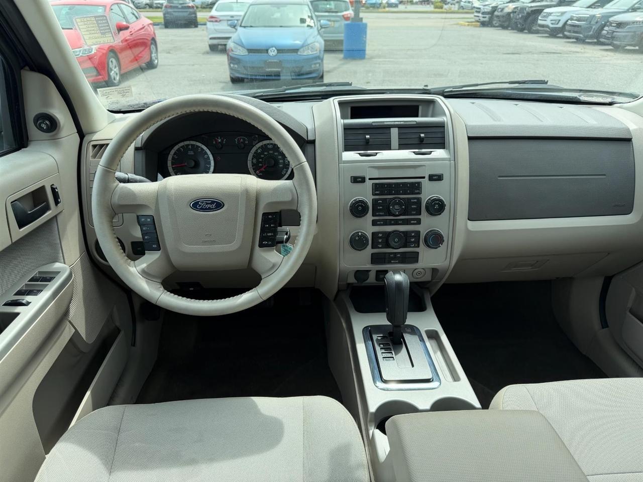 Ford Escape XLT FWD 2012