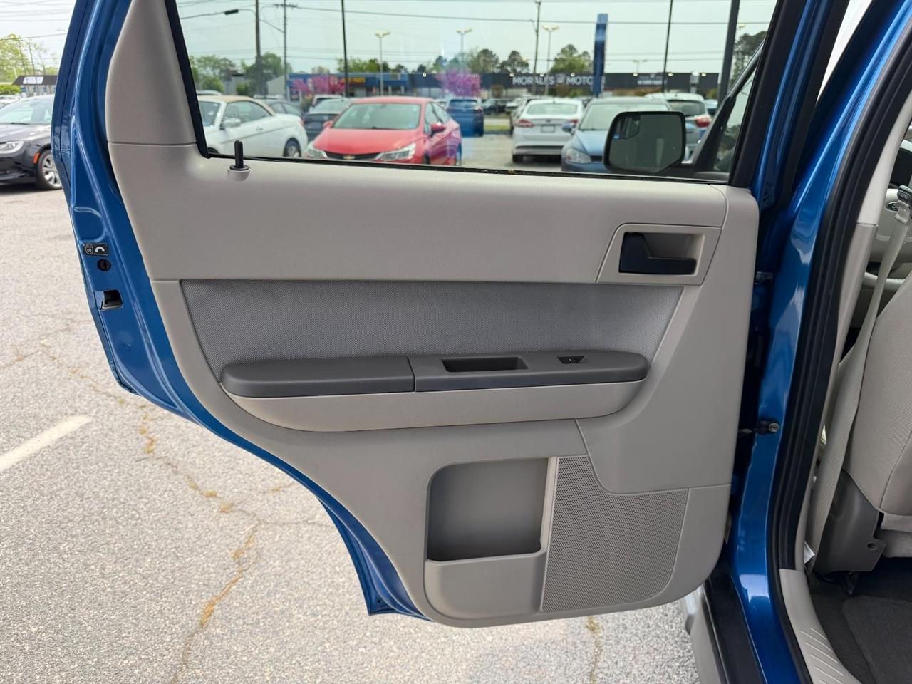 Ford Escape XLT FWD 2012