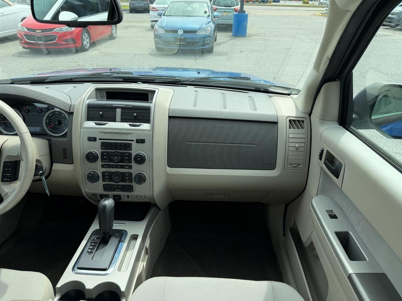 Ford Escape XLT FWD 2012