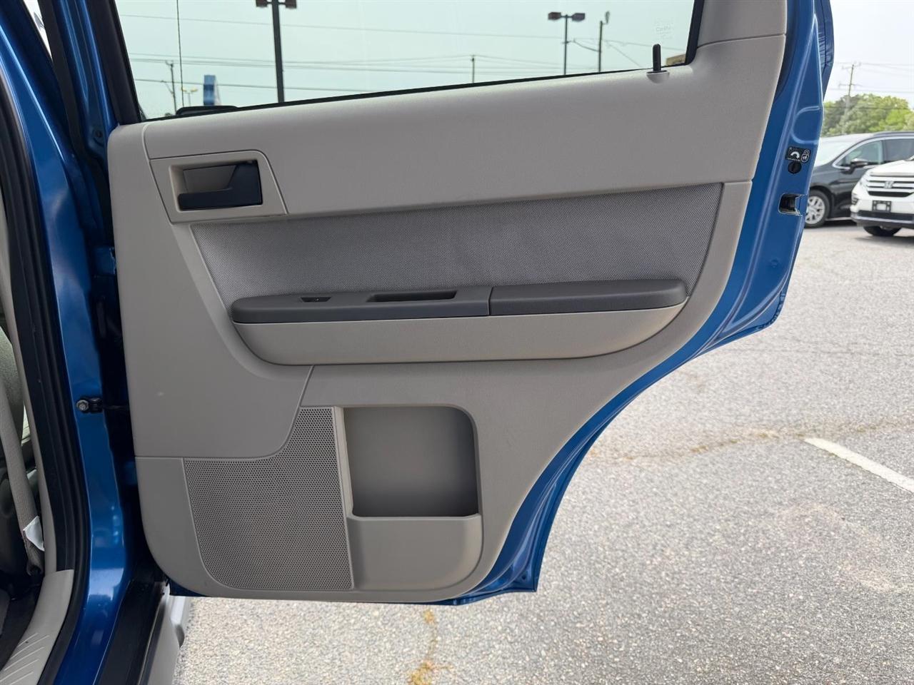 Ford Escape XLT FWD 2012