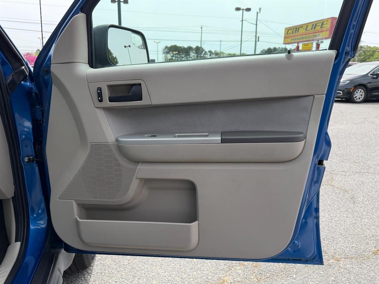 Ford Escape XLT FWD 2012