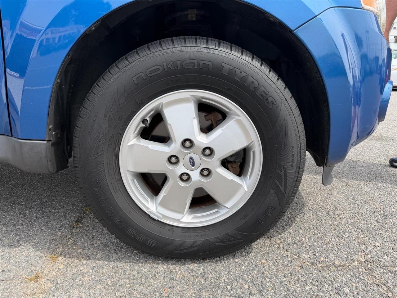 Ford Escape XLT FWD 2012