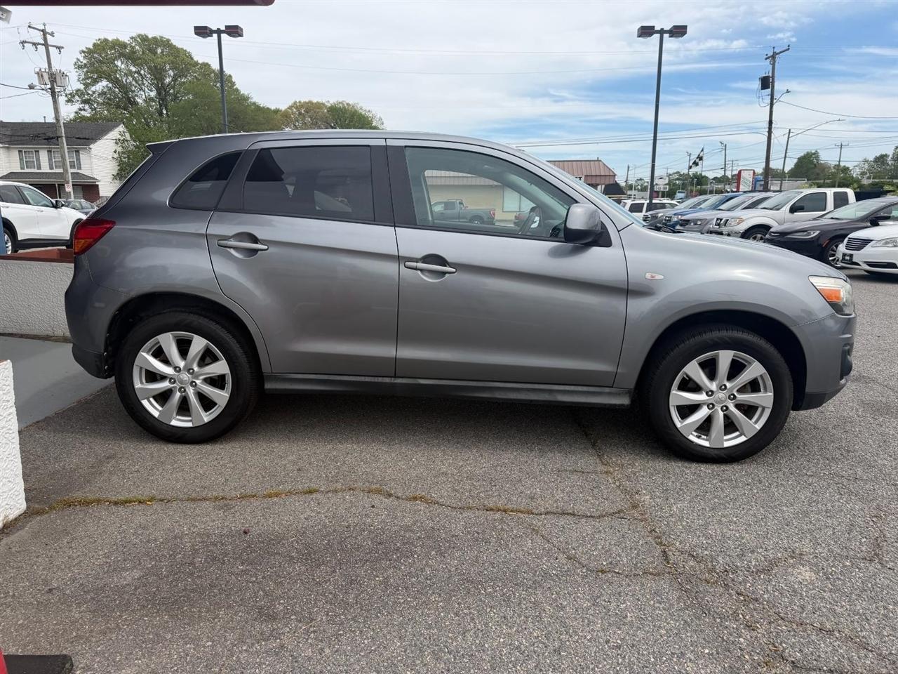 Mitsubishi Outlander Sport ES 2WD 2014