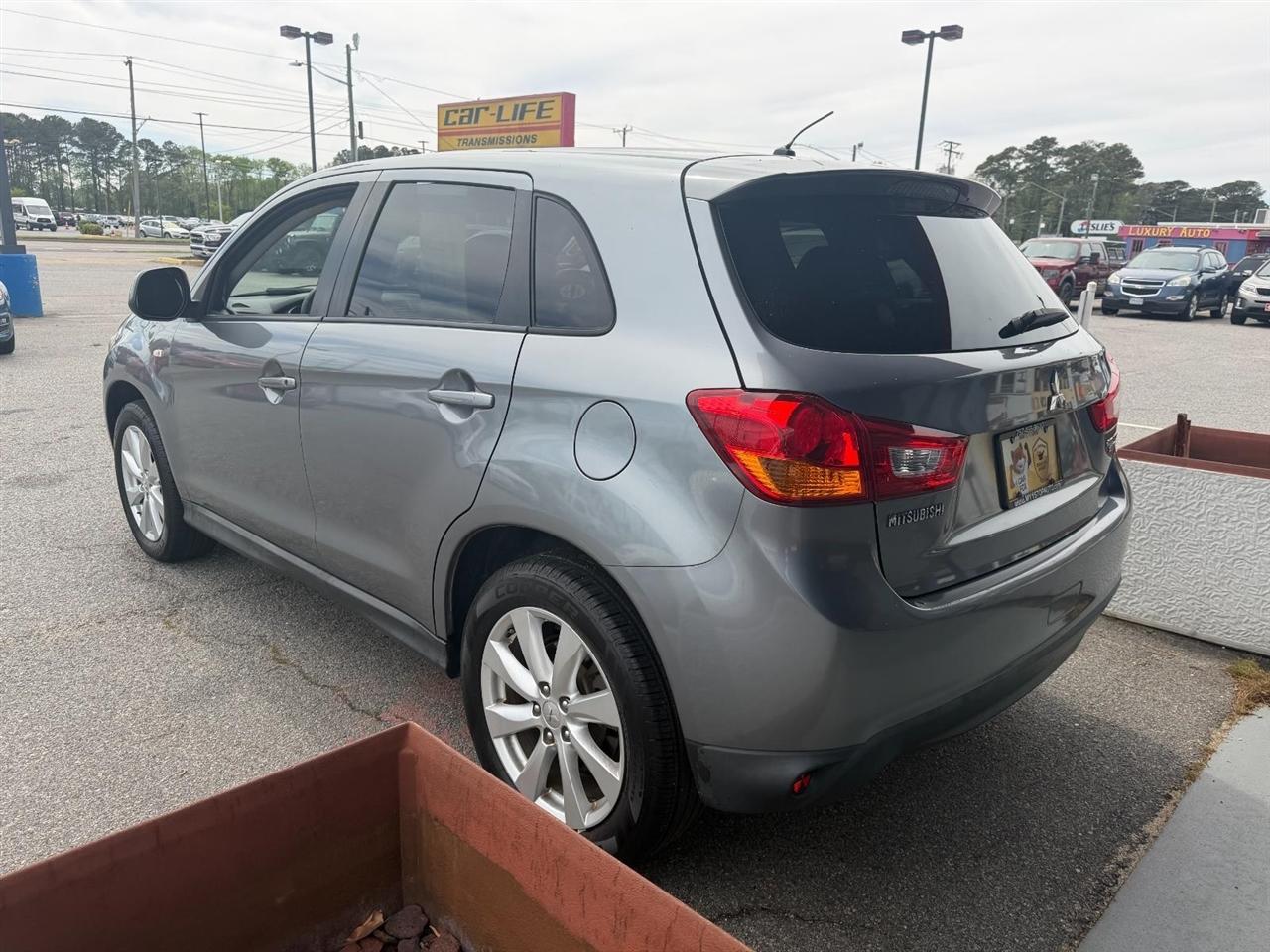 Mitsubishi Outlander Sport ES 2WD 2014