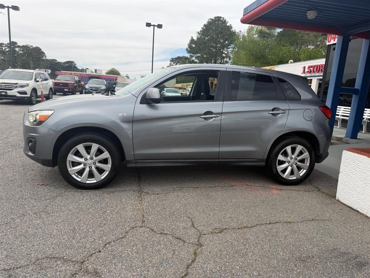 Mitsubishi Outlander Sport ES 2WD 2014