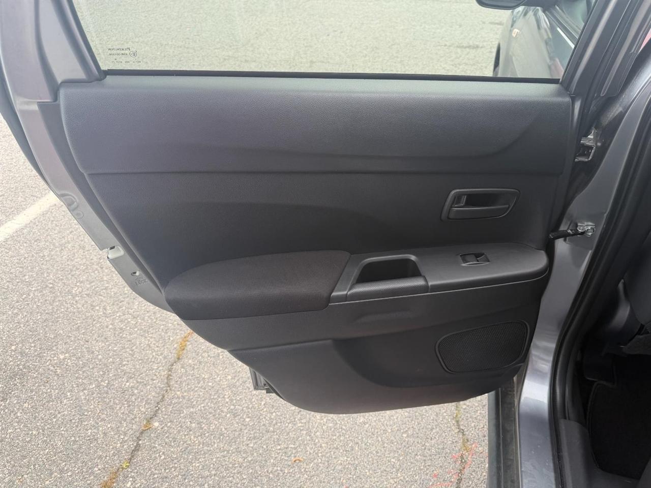 Mitsubishi Outlander Sport ES 2WD 2014