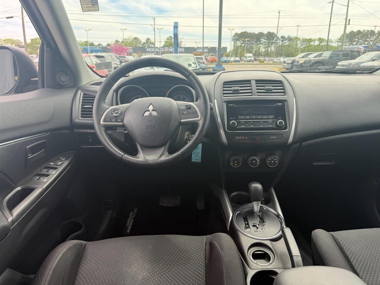 Mitsubishi Outlander Sport ES 2WD 2014