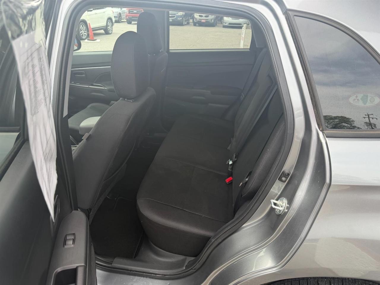 Mitsubishi Outlander Sport ES 2WD 2014