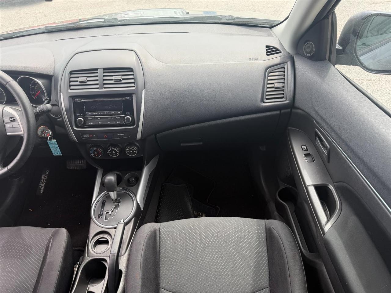 Mitsubishi Outlander Sport ES 2WD 2014