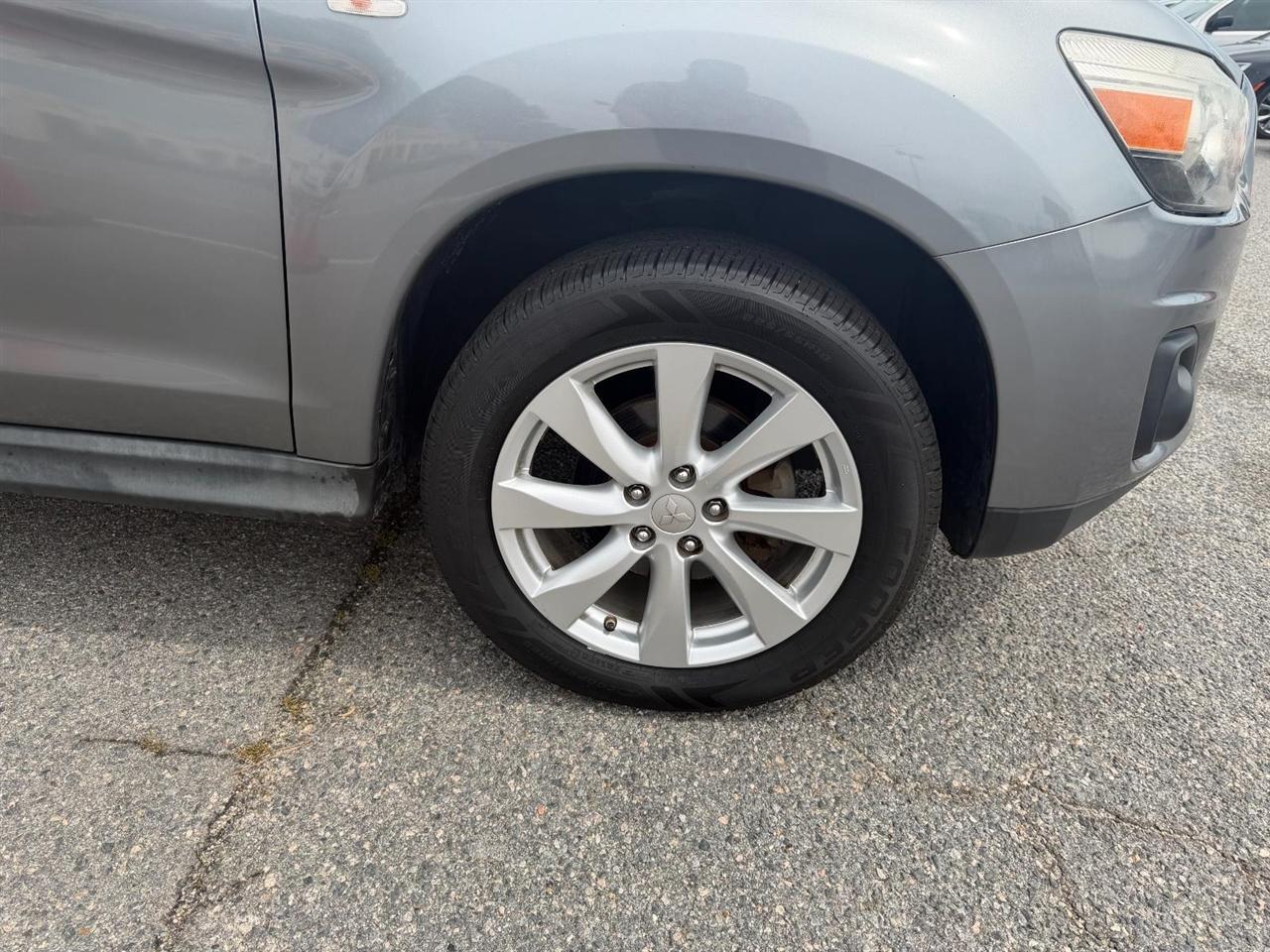 Mitsubishi Outlander Sport ES 2WD 2014