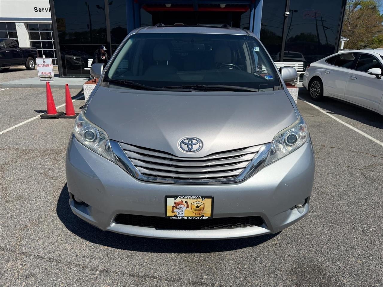 Toyota Sienna XLE FWD 8-Passenger V6 2015
