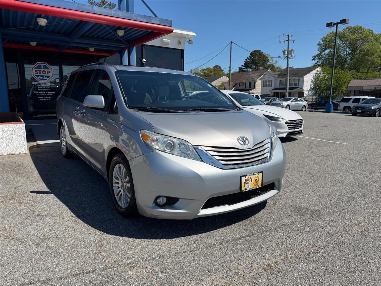 Toyota Sienna XLE FWD 8-Passenger V6 2015