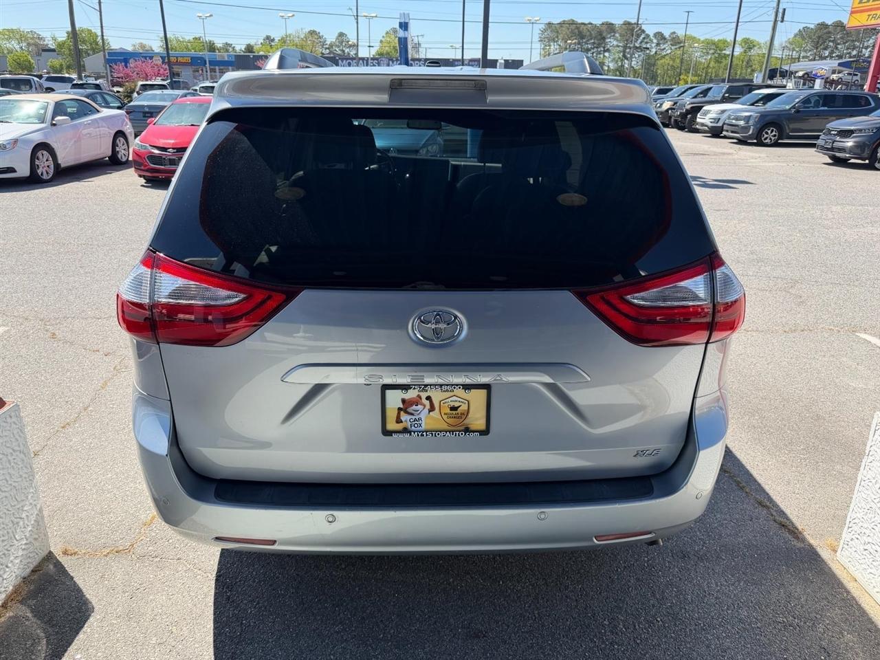 Toyota Sienna XLE FWD 8-Passenger V6 2015