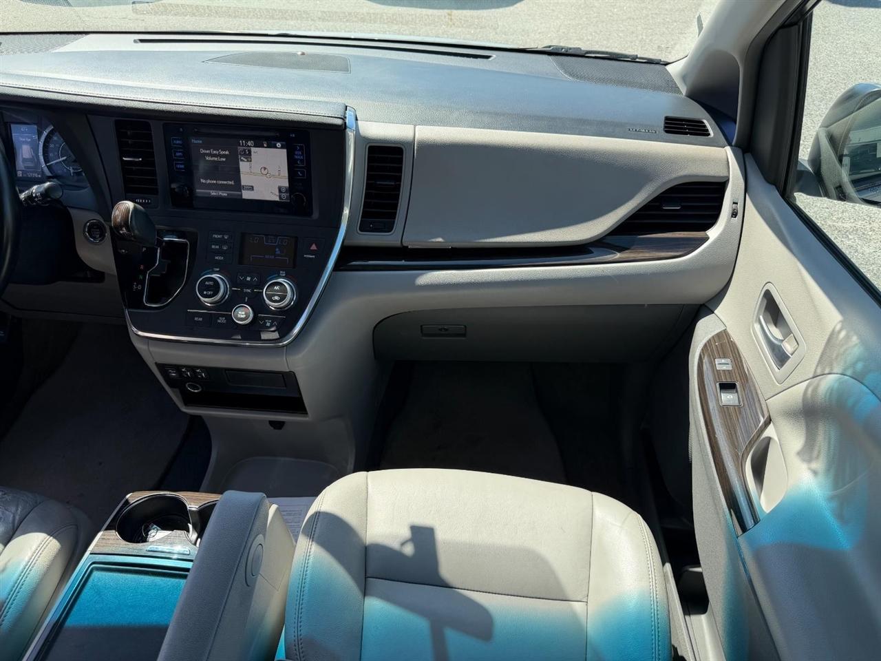 Toyota Sienna XLE FWD 8-Passenger V6 2015