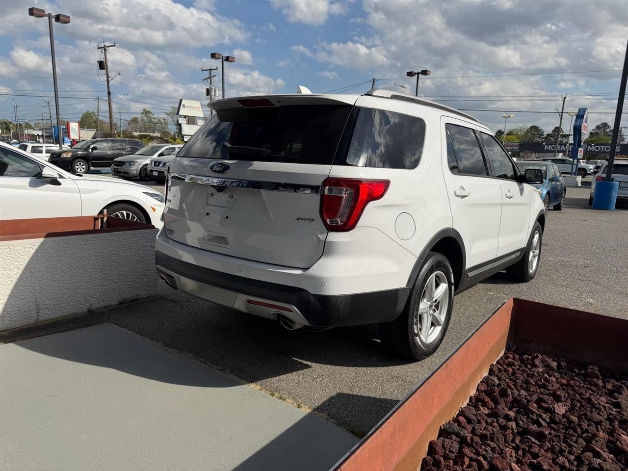 Ford Explorer XLT 4WD 2016