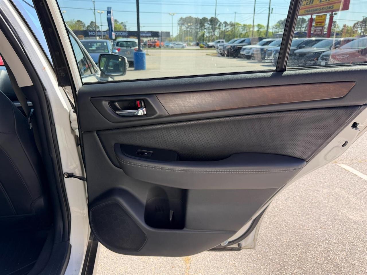 Subaru Outback 2.5i Limited 2015