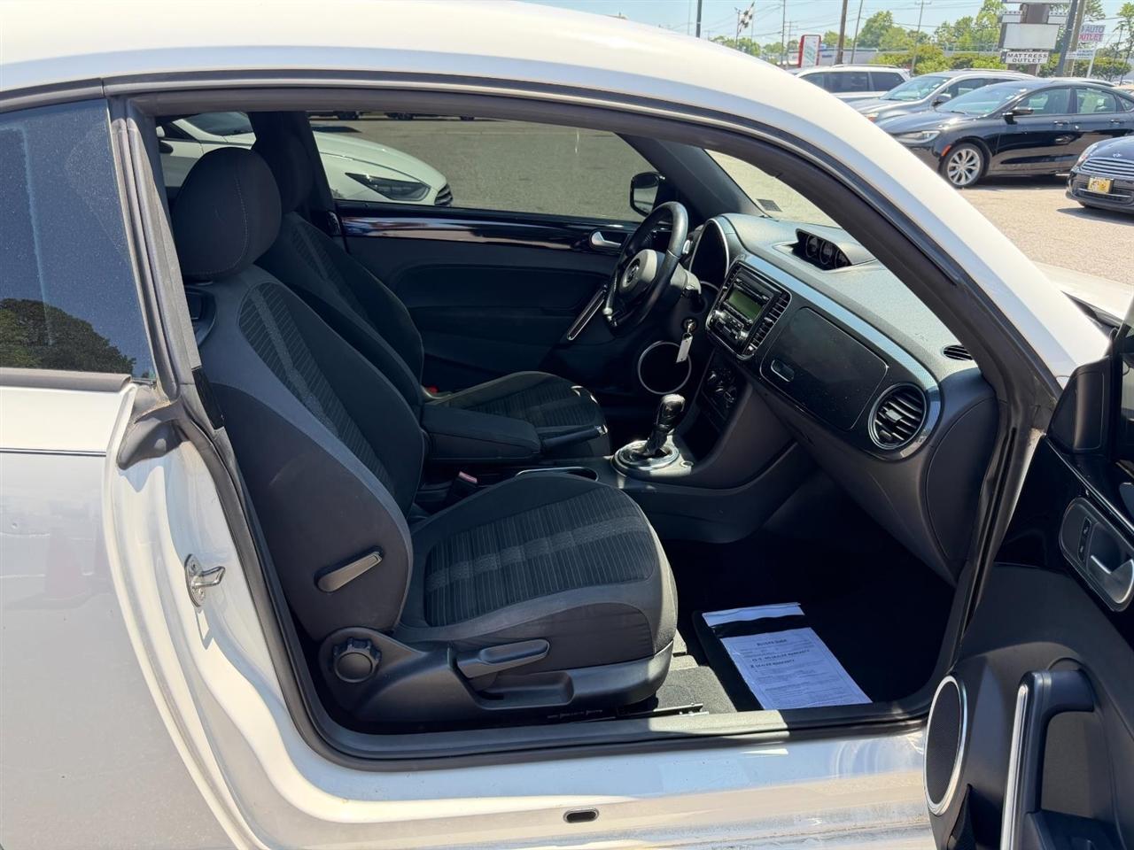Volkswagen Beetle 2.0T Turbo 2013