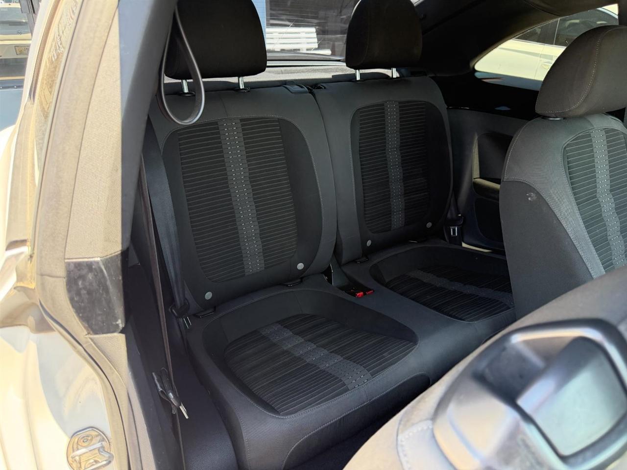 Volkswagen Beetle 2.0T Turbo 2013