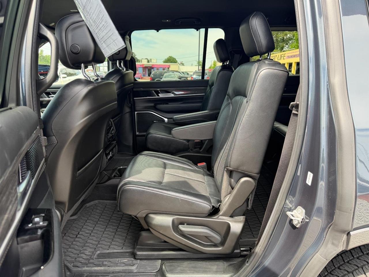 Jeep Wagoneer Series III 4WD 2022