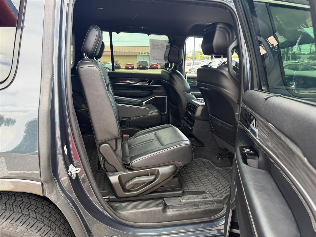 Jeep Wagoneer Series III 4WD 2022