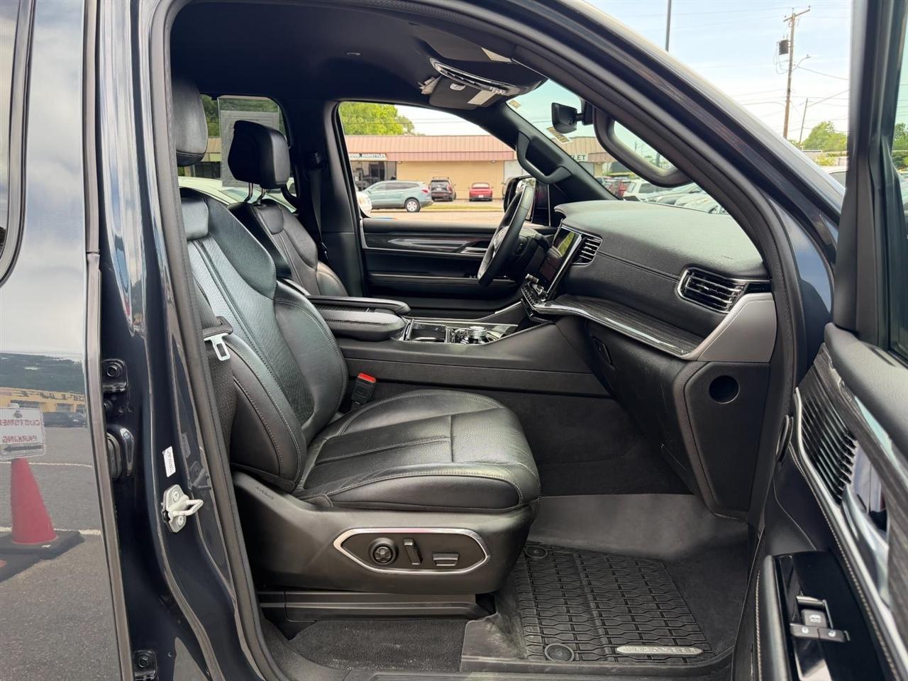 Jeep Wagoneer Series III 4WD 2022