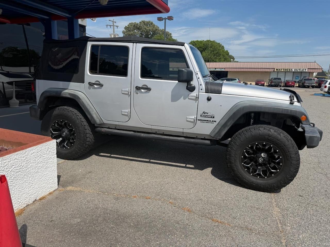Jeep Wrangler Unlimited Sport 4WD 2012