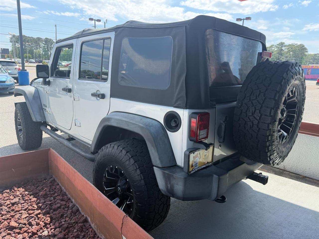 Jeep Wrangler Unlimited Sport 4WD 2012