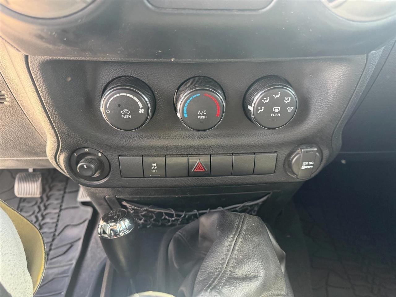 Jeep Wrangler Unlimited Sport 4WD 2012