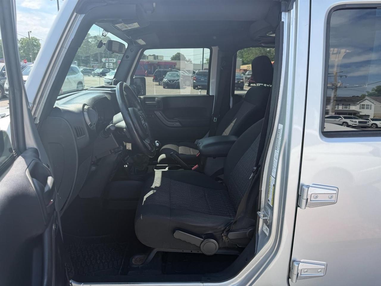 Jeep Wrangler Unlimited Sport 4WD 2012