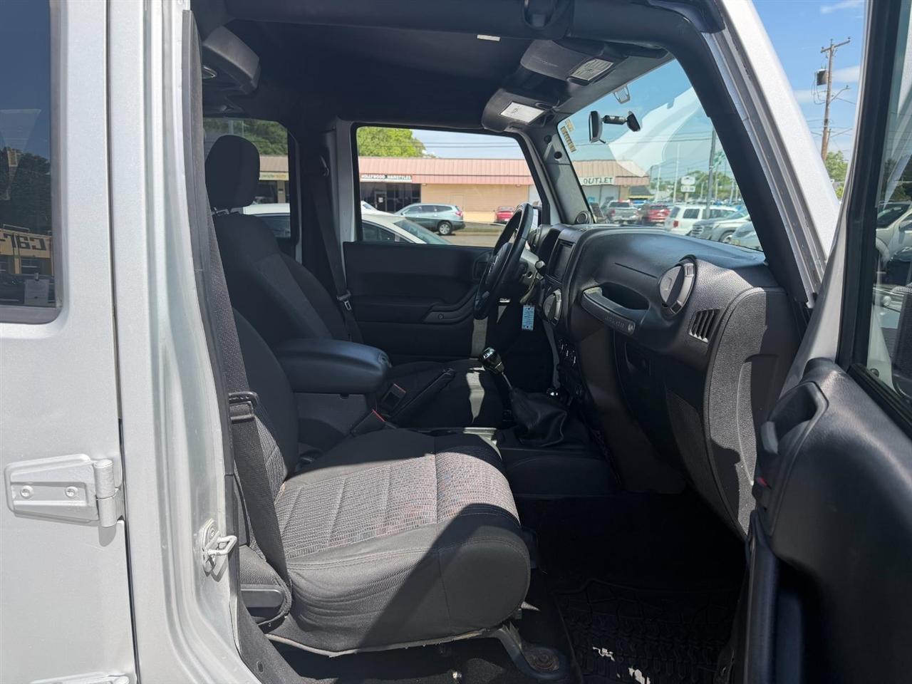 Jeep Wrangler Unlimited Sport 4WD 2012