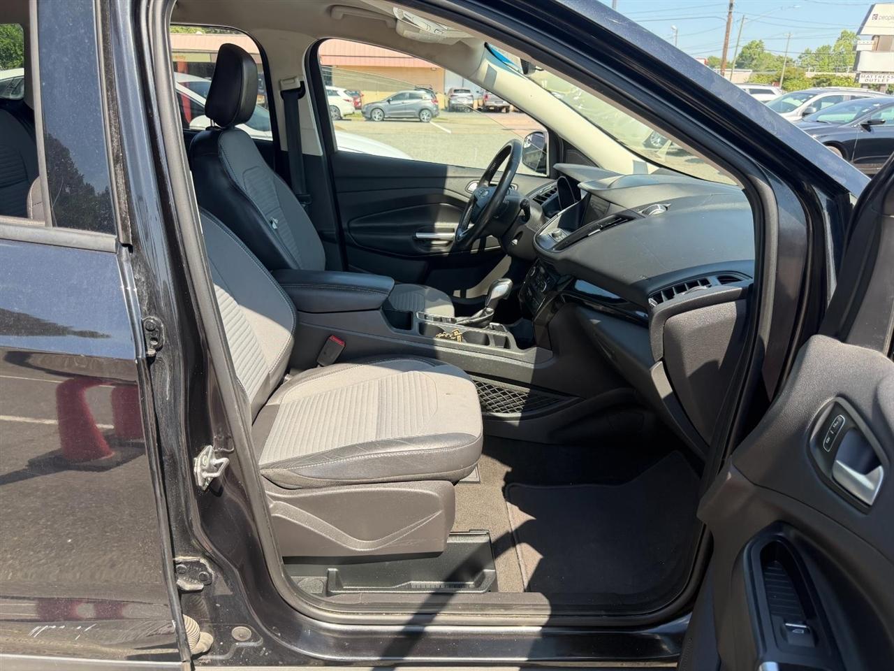 Ford Escape SE FWD 2019