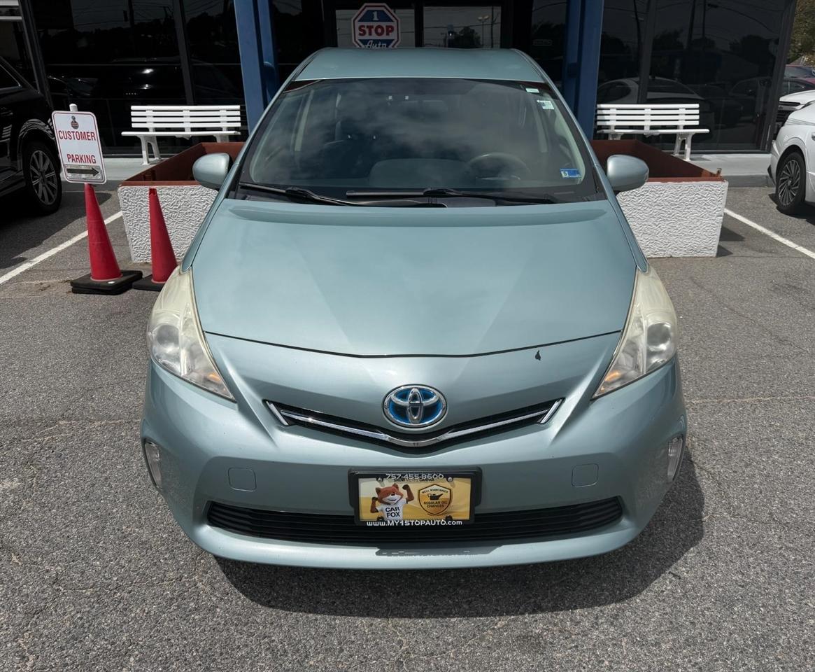 Toyota Prius V Two 2014