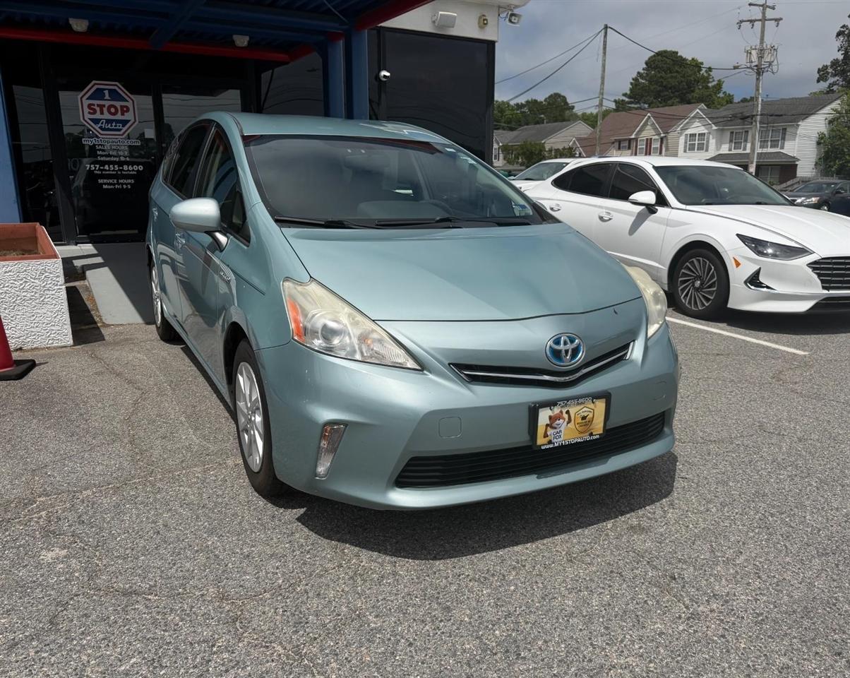 Toyota Prius V Two 2014