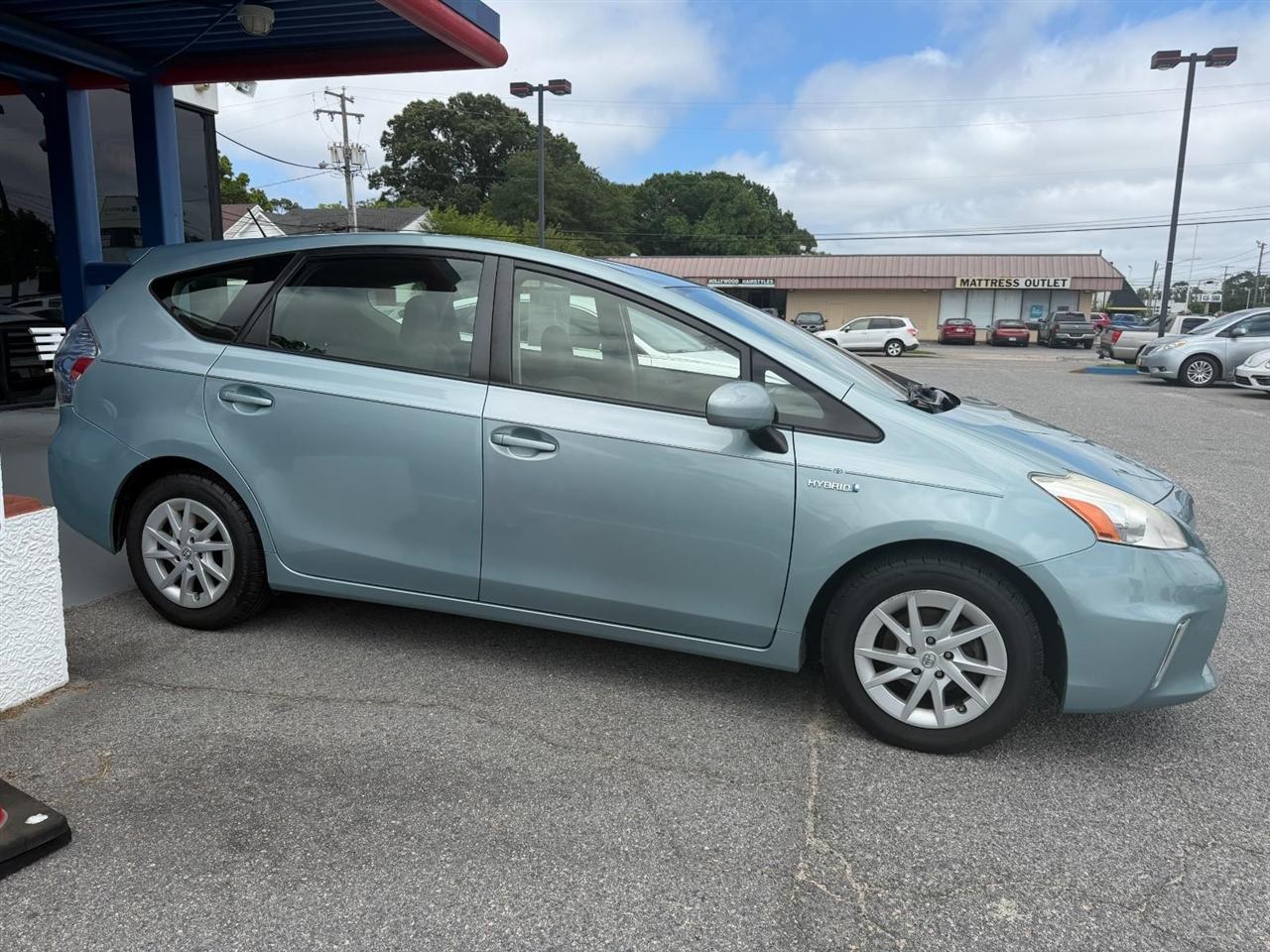 Toyota Prius V Two 2014