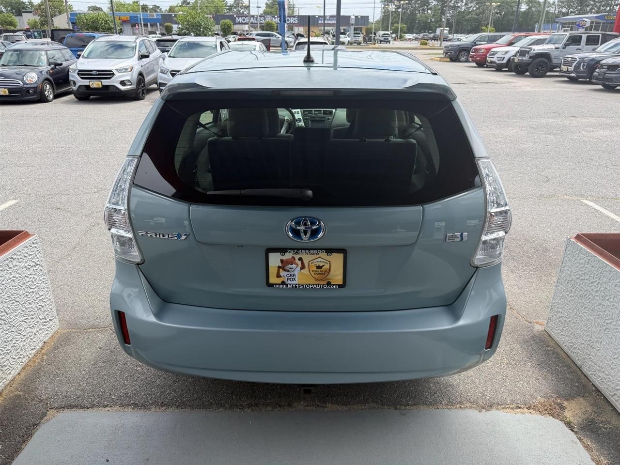Toyota Prius V Two 2014