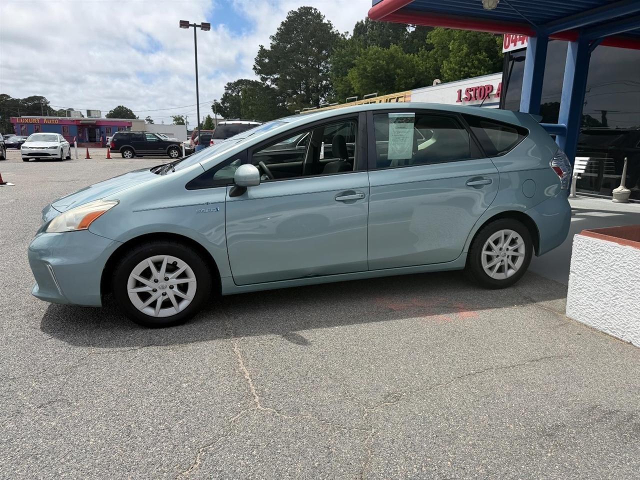 Toyota Prius V Two 2014