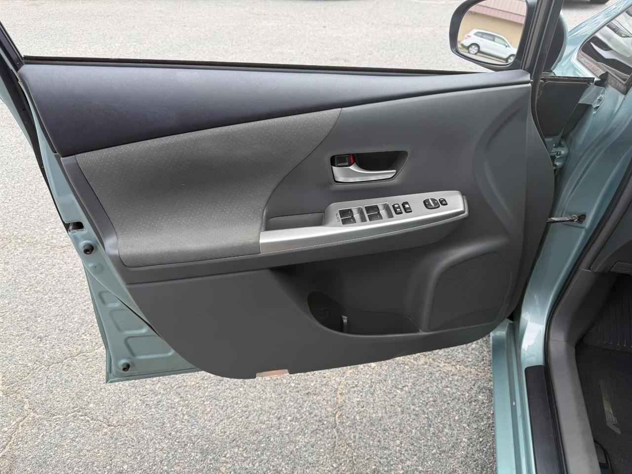 Toyota Prius V Two 2014
