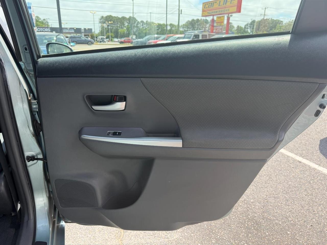 Toyota Prius V Two 2014