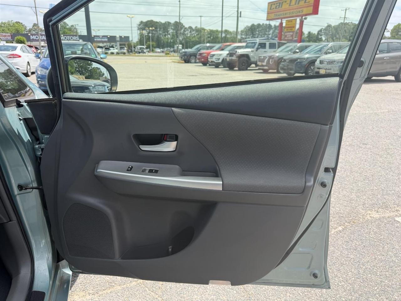 Toyota Prius V Two 2014
