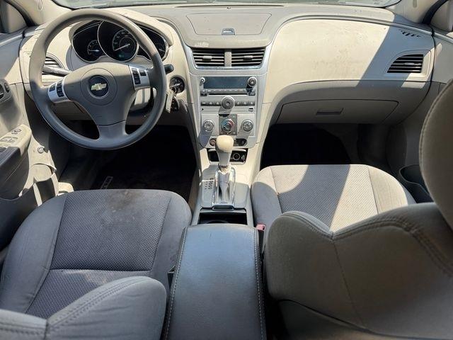 Chevrolet Malibu  2012