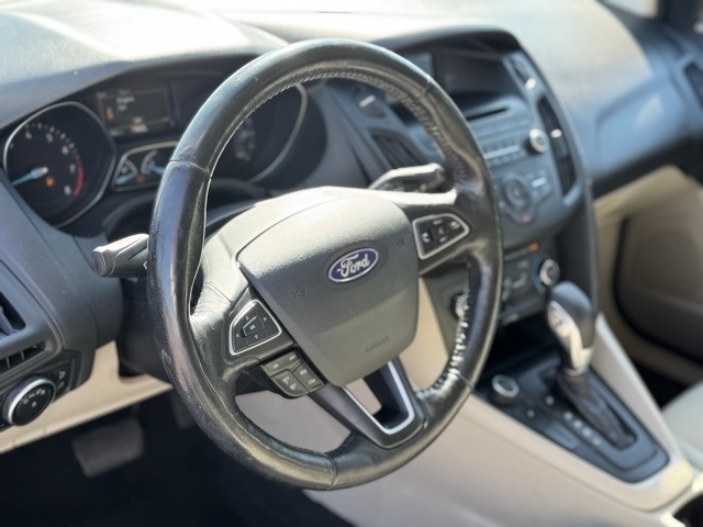 2017 Ford Focus SE photo 10
