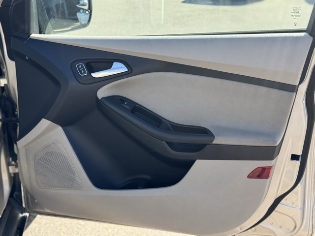 2017 Ford Focus SE photo 13