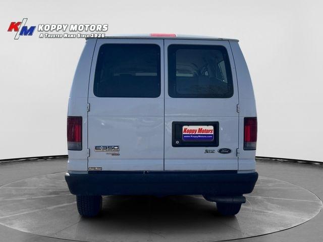 Ford Econoline  2010