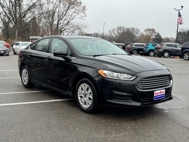 2013 Ford Fusion S photo 3
