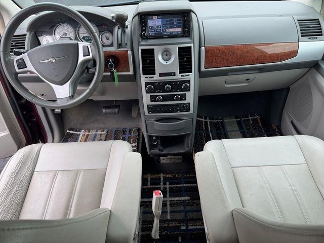 Chrysler Town & Country  2008