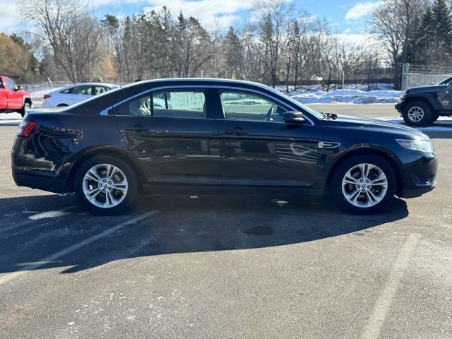 Ford Taurus  2015